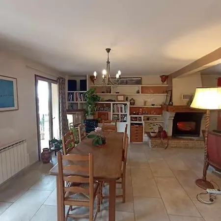 Hébergement de vacances Maison Provençale Avec Jacuzzi