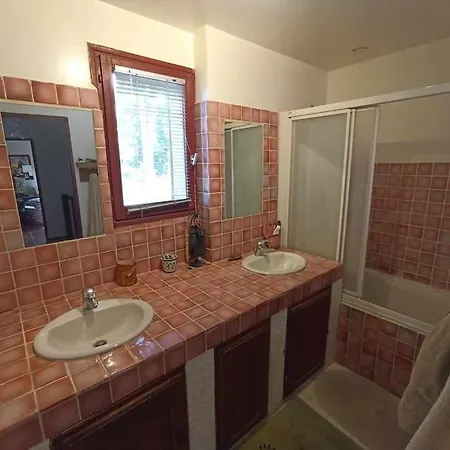 Holiday home Maison Provencale Avec Jacuzzi