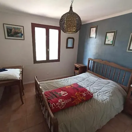 Maison Provencale Avec Jacuzzi Holiday home Pierrevert