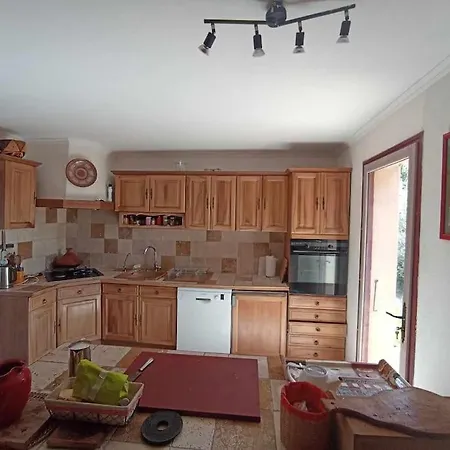 Maison Provencale Avec Jacuzzi Ferienhaus