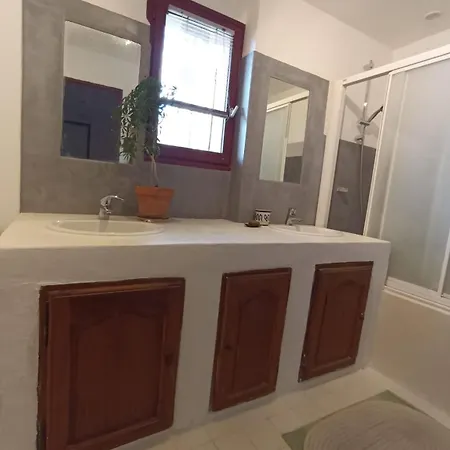 Hébergement de vacances Maison Provençale Avec Jacuzzi *