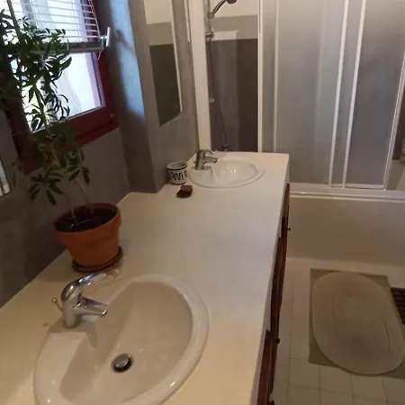 Holiday home Maison Provencale Avec Jacuzzi Pierrevert