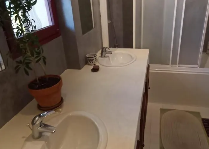 Ferienhaus Maison Provencale Avec Jacuzzi Pierrevert